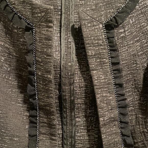 Express Metallic Chain Ruffle Trim Cropped Gunmetal
Blazer Sz 8 - Picture 11 of 11